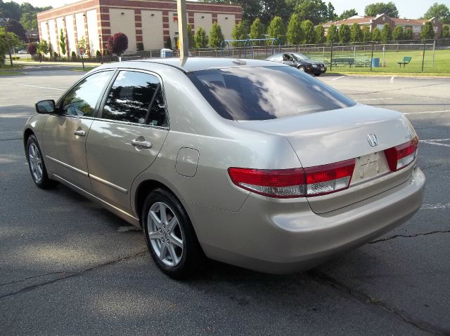 Honda Accord 2004 photo 4