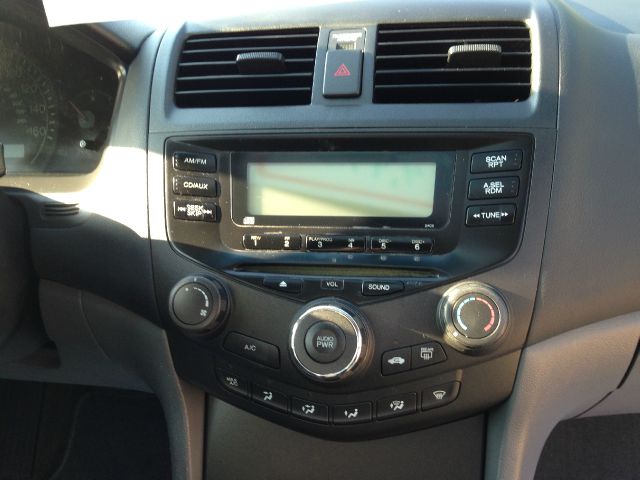 Honda Accord 2004 photo 4