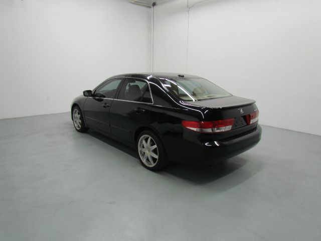 Honda Accord 2004 photo 1
