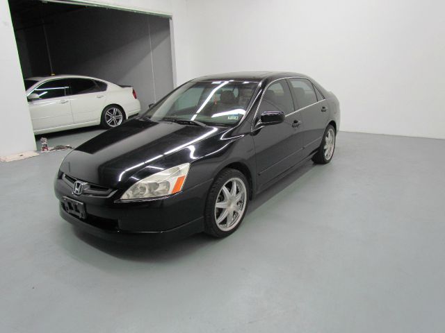 Honda Accord 2004 photo 2
