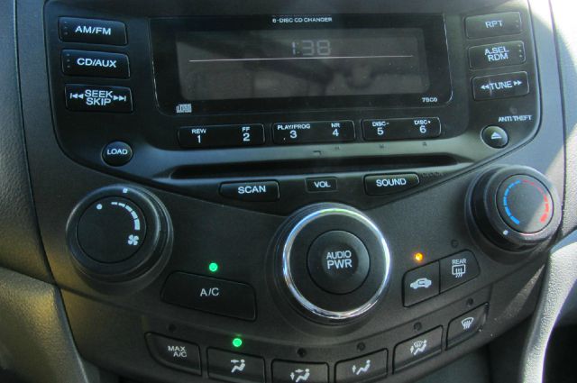 Honda Accord 2004 photo 13