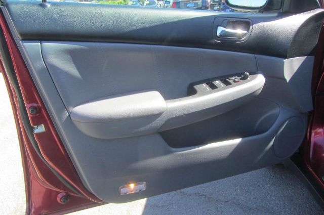 Honda Accord 2004 photo 15