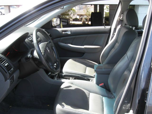 Honda Accord 2004 photo 1