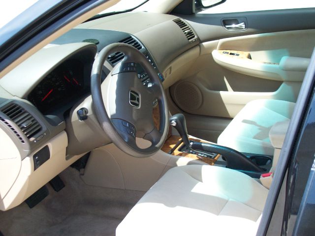 Honda Accord 2004 photo 1
