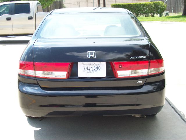 Honda Accord 2004 photo 2