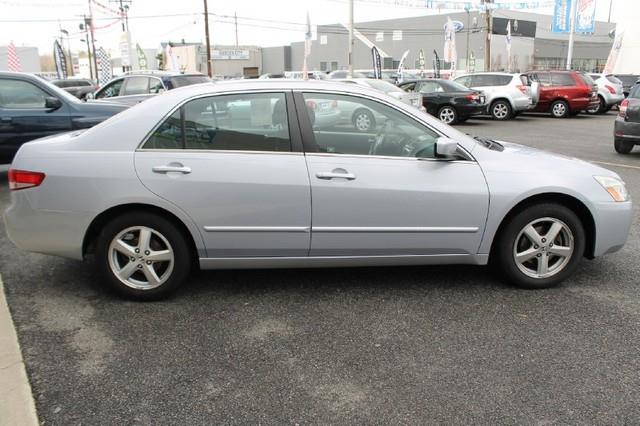 Honda Accord 2004 photo 2