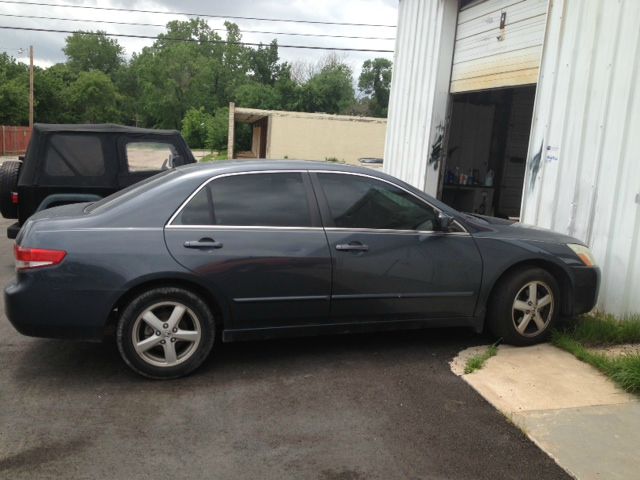 Honda Accord 2004 photo 2