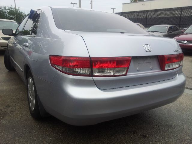 Honda Accord 2004 photo 3