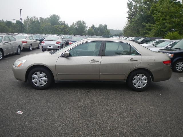 Honda Accord 2004 photo 3