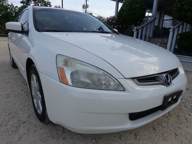 Honda Accord 2004 photo 2