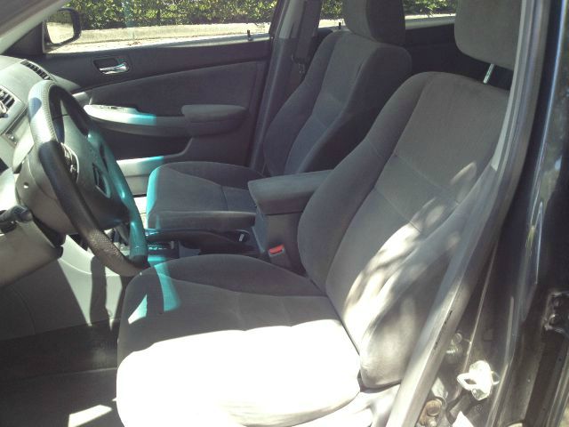 Honda Accord 2004 photo 1