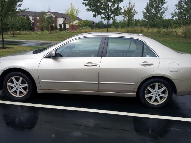 Honda Accord 2004 photo 2
