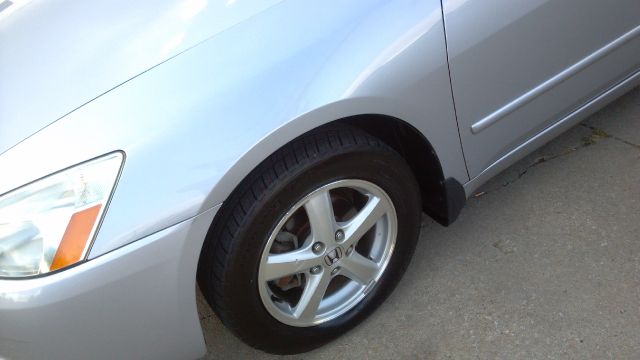 Honda Accord 2004 photo 9