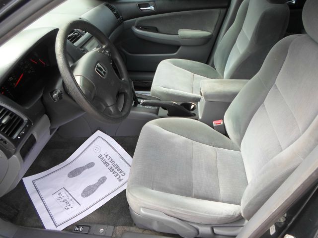 Honda Accord 2004 photo 1