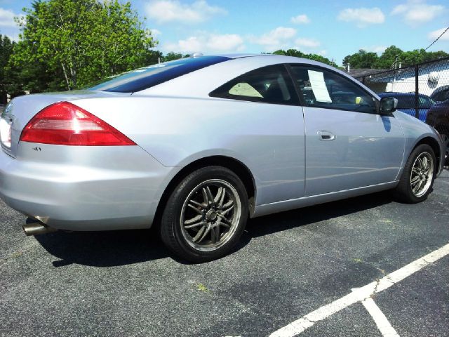 Honda Accord 2004 photo 1