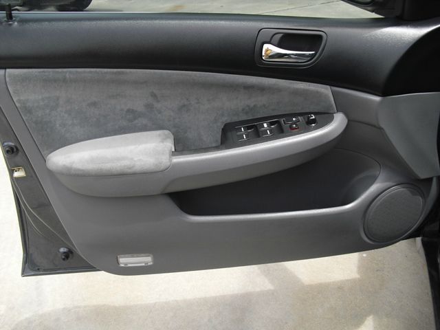 Honda Accord 2004 photo 12