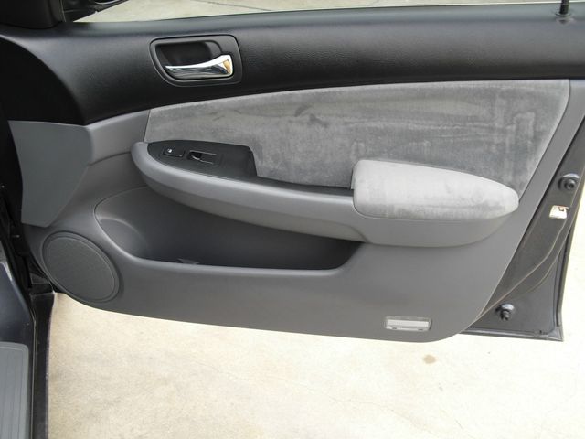 Honda Accord 2004 photo 6
