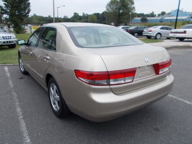 Honda Accord 2004 photo 4