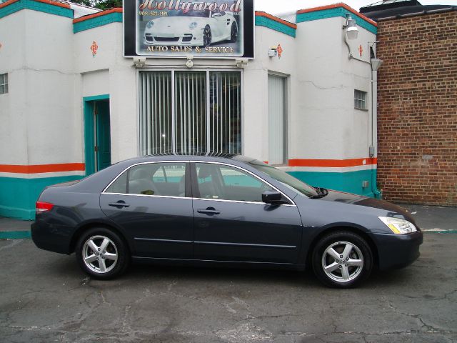 Honda Accord 2004 photo 2