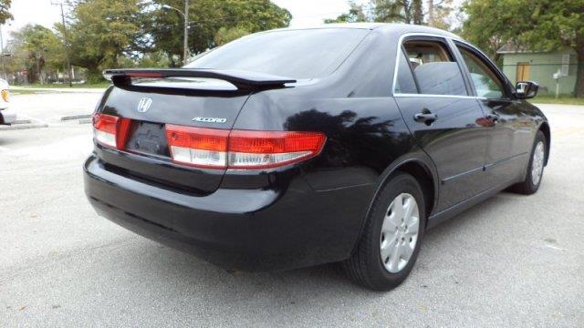 Honda Accord 2004 photo 2