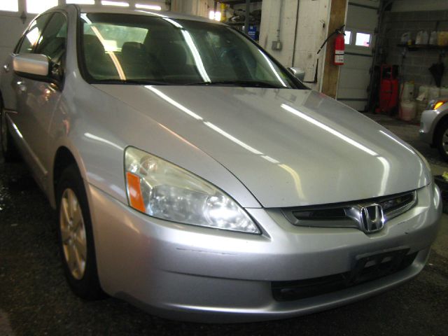 Honda Accord 2004 photo 2