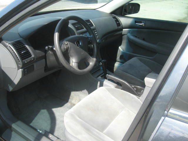 Honda Accord 2004 photo 2