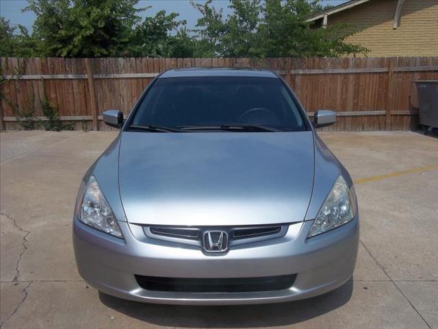 Honda Accord 2004 photo 4