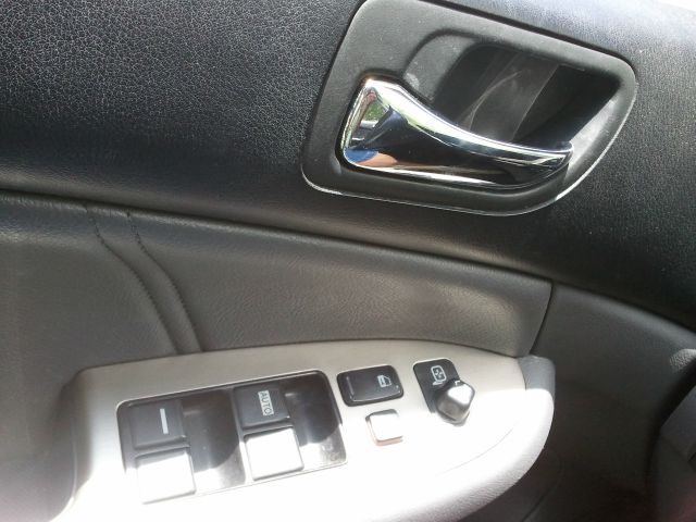 Honda Accord 2004 photo 8