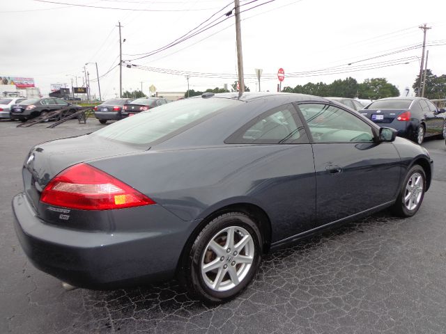 Honda Accord 2004 photo 3