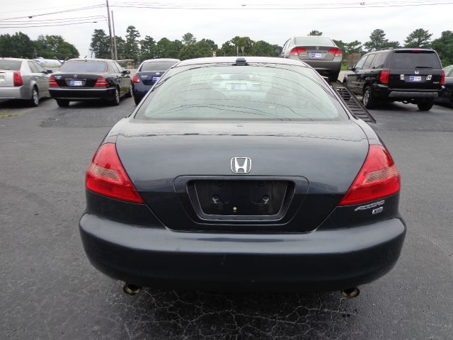 Honda Accord 2004 photo 4
