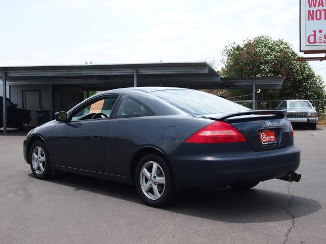 Honda Accord 2004 photo 2