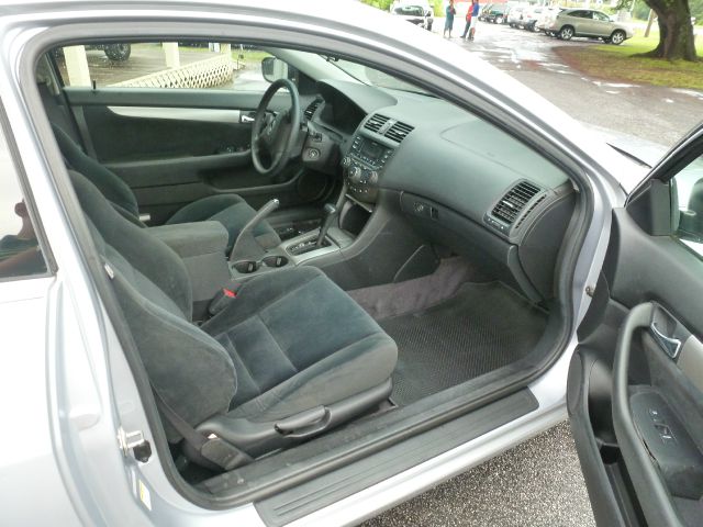 Honda Accord 2004 photo 14