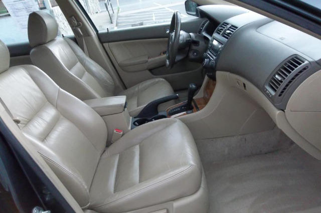 Honda Accord 2004 photo 15