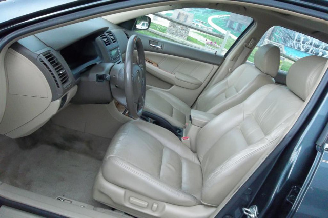 Honda Accord 2004 photo 16