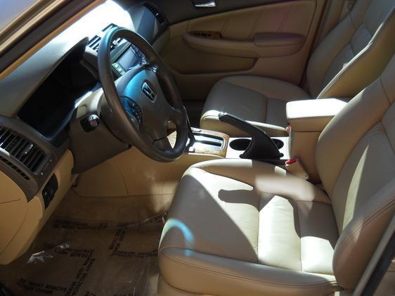 Honda Accord 2004 photo 2