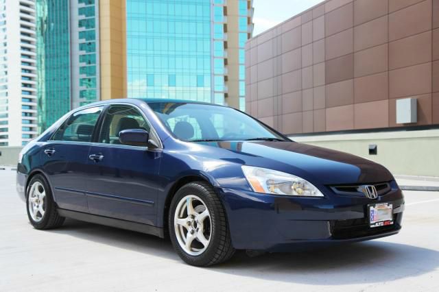 Honda Accord 2004 photo 2