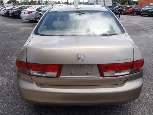 Honda Accord 2004 photo 1