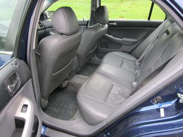 Honda Accord 2004 photo 9