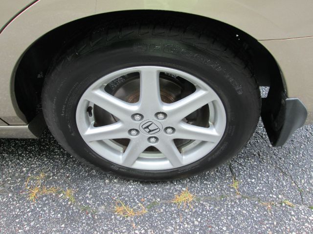 Honda Accord 2004 photo 2