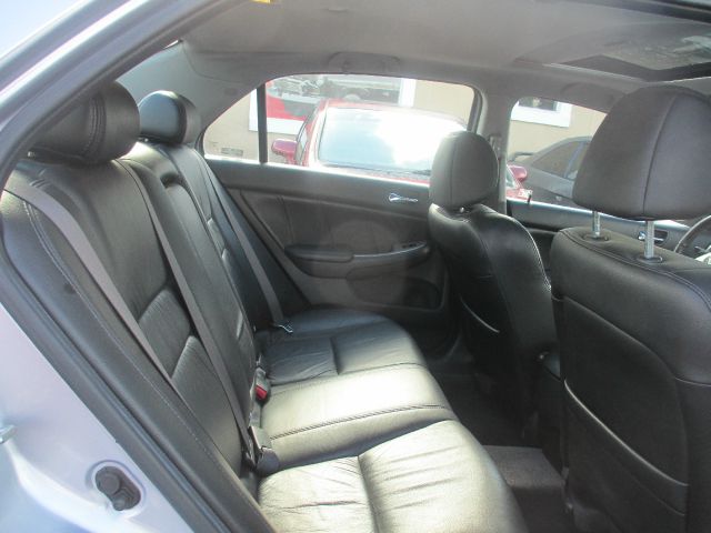 Honda Accord 2004 photo 2