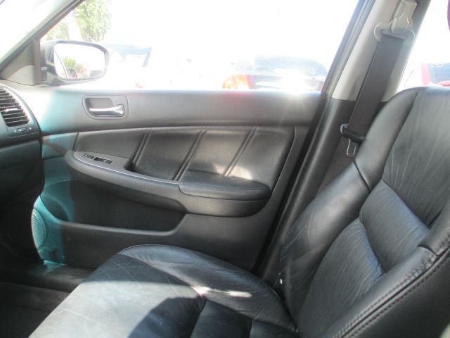 Honda Accord 2004 photo 6