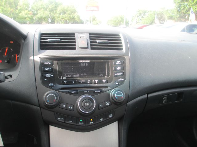 Honda Accord 2004 photo 8