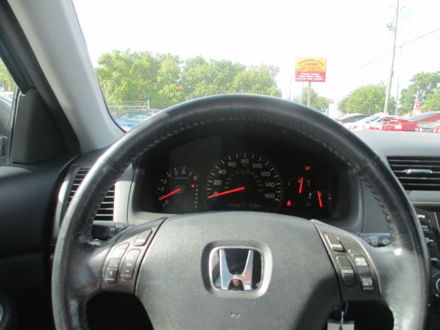 Honda Accord 2004 photo 9