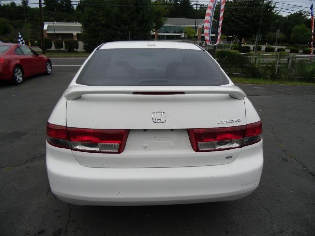 Honda Accord 2004 photo 4