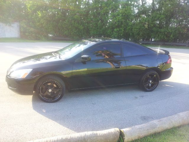 Honda Accord 2004 photo 1