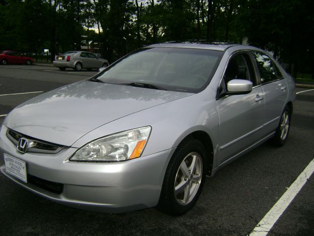 Honda Accord 2004 photo 2