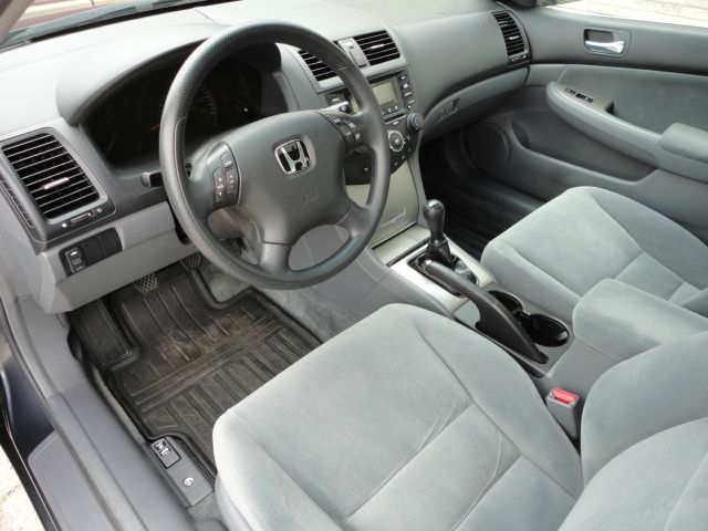 Honda Accord 2004 photo 2