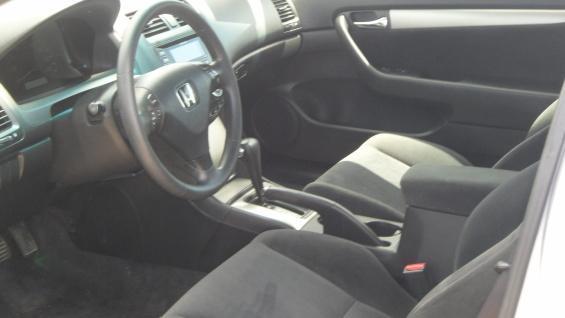 Honda Accord 2004 photo 2