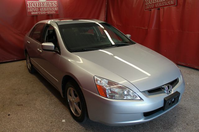 Honda Accord 2004 photo 2