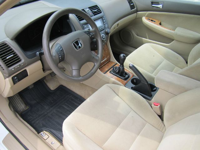 Honda Accord 2004 photo 16